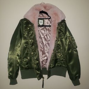 NWOT Gap bomber winter jacket with primaloft